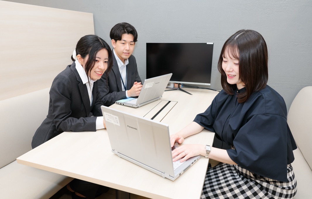 働く様子